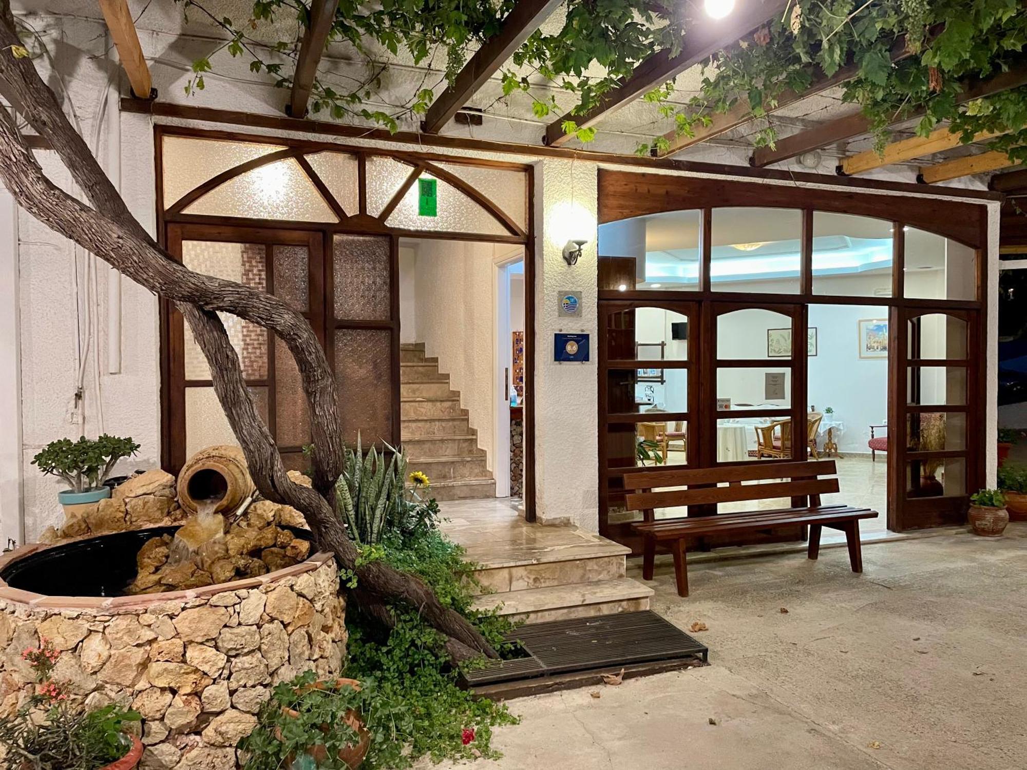 Lefka Hotel Kolymbari Exterior photo