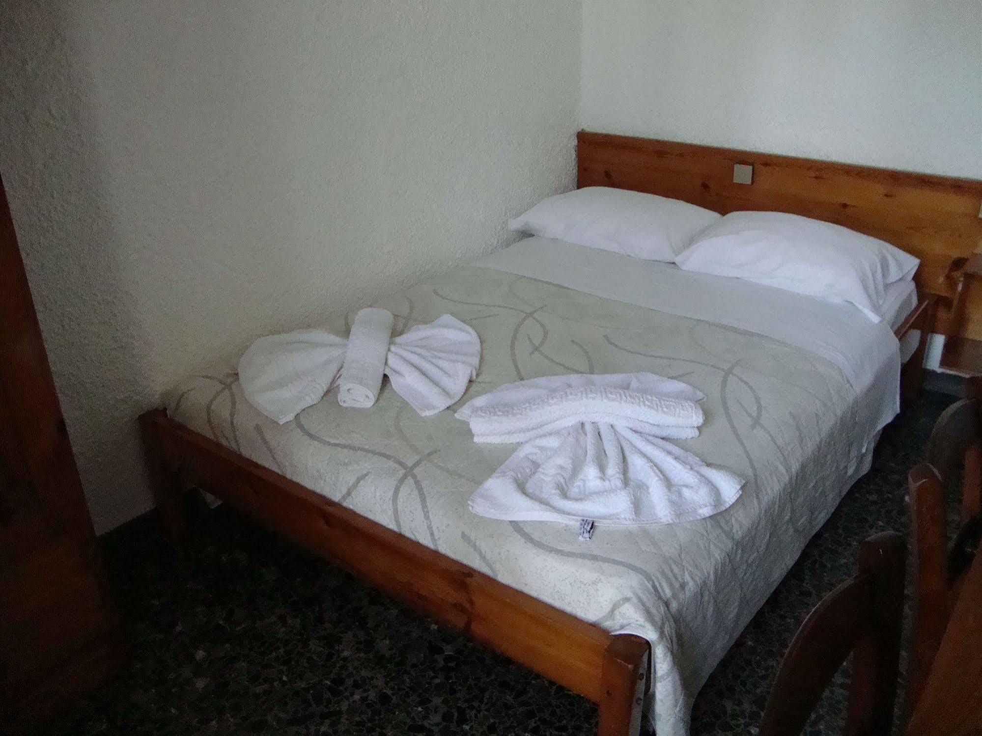 Lefka Hotel Kolymbari Exterior photo